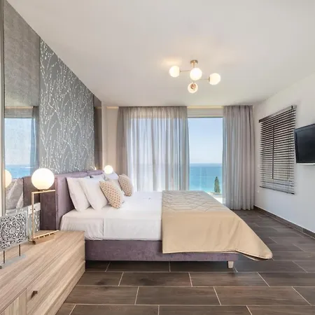 Villa Niki's - Luxury Seaview Villa!