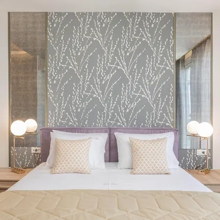 Niki's - Luxury Seaview Villa!