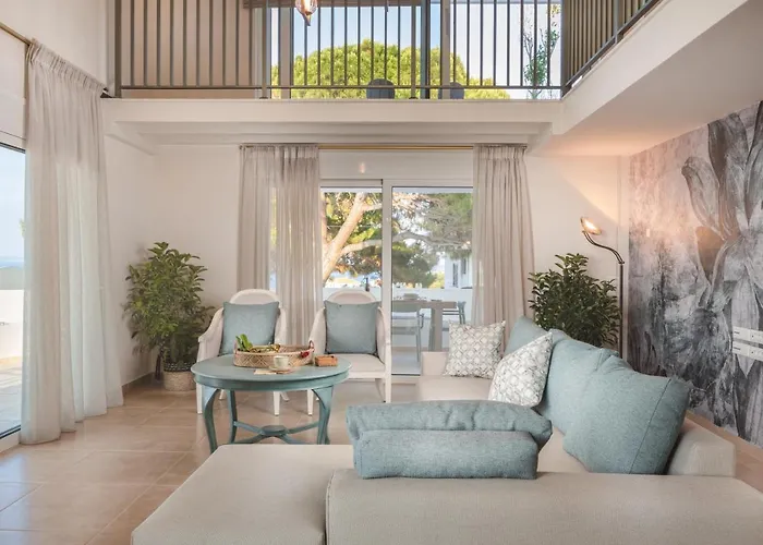 Niki's - Luxury Seaview Villa!