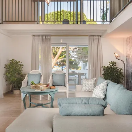 Niki's - Luxury Seaview Villa!