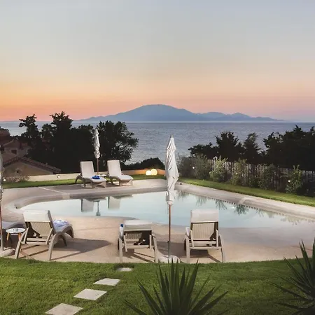 Niki's - Luxury Seaview Villa! *
