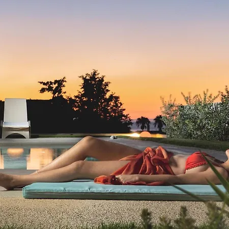 Niki's - Luxury Seaview Villa! *