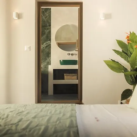 Niki's - Luxury Seaview Villa! *