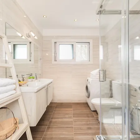 Villa Niki's - Luxury Seaview Villa! *