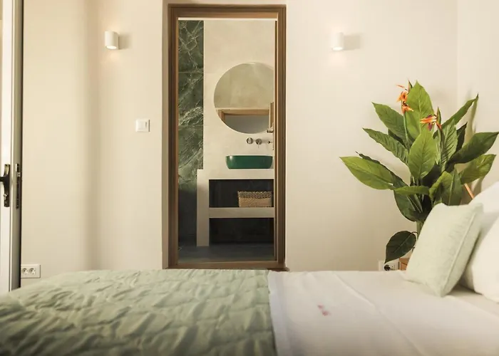 Niki's - Luxury Seaview Villa! *