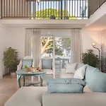 Niki's - Luxury Seaview Villa!