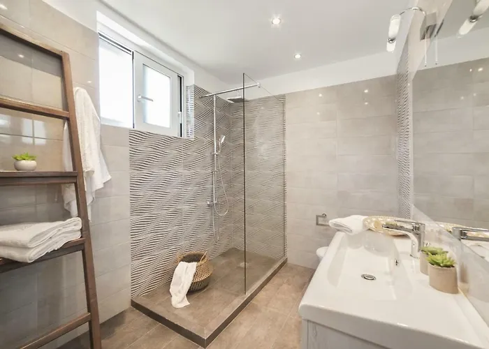 וילה Niki's - Luxury Seaview Villa!